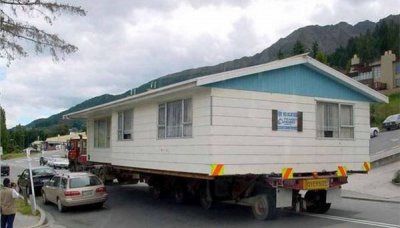 美國(guó)人搬家理由很奇葩，整棟房子直接用汽車運(yùn)